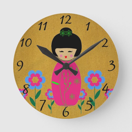 Aziatische Doll Ronde Klok (Voorkant)