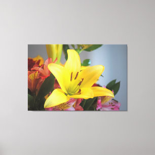 Aziatische gele lelie verpakte canvas kunst