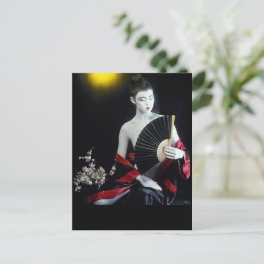 Aziatische Mode meisje met Briefkaart Fan Porcelai (Staand voorkant)