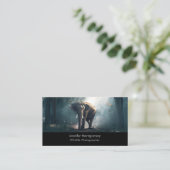 Aziatische olifant in een Sunlit Forest Clearing Visitekaartje (Staand voorkant)