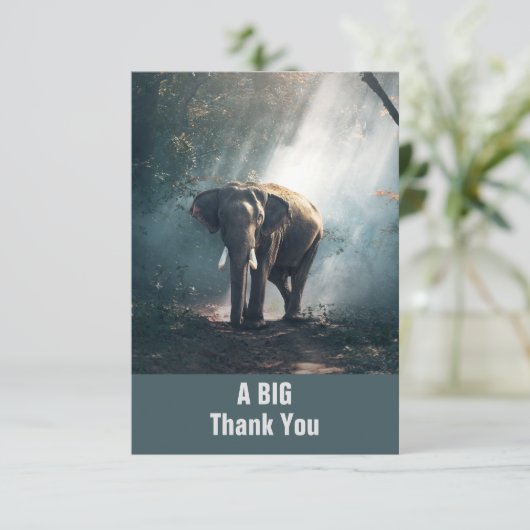 Aziatische olifant in een zonnebrandwoud Dank u Bedankkaart (Staand voorkant)