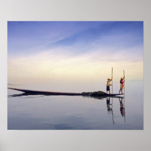 Azië, Birma, (Myanmar) Gevist boot weerkaatst op Poster