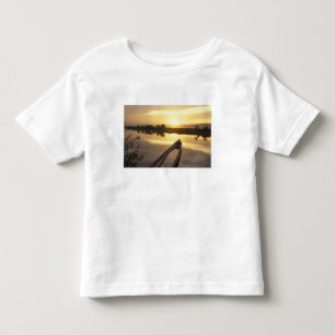 Azië, Birma (Myanmar) Gezonken vissersboot Kinder Shirts