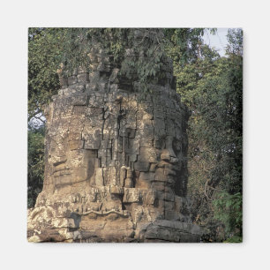 Azië, Cambodja, Siem Reap. Enorme stenen sculpture Magneet