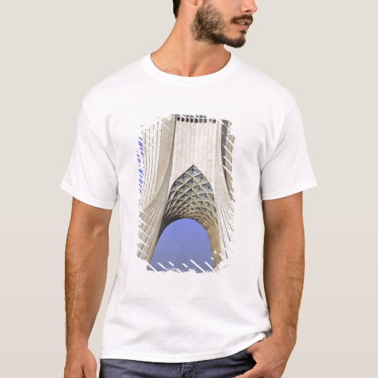 Azië, Iran, Teheran. Vrijheidsmonument in Azadi T-shirt (Voorkant)
