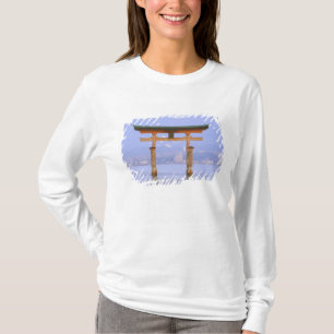 Azië, Japan, Hiroshima. Mivaiima. Torii-poort T-shirt