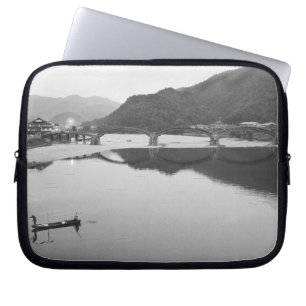 Azië, Japan, Iwakuni. Vissers en historische Laptop Sleeve