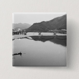 Azië, Japan, Iwakuni. Vissers en historische Vierkante Button 5,1 Cm