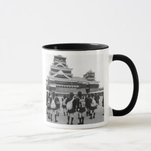 Azië, Japan, Kumamoto. Schoolkinderen bij Mok