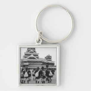 Azië, Japan, Kumamoto. Schoolkinderen bij Sleutelhanger