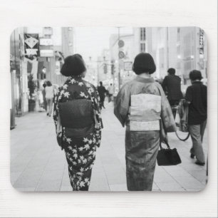 Azië, Japan, Tokio. Geishas op de Ginza. Muismat