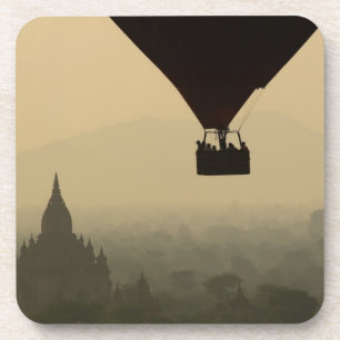 Azië, Myanmar, Bagan, ballon boven tempels van Drankjes Onderzetter