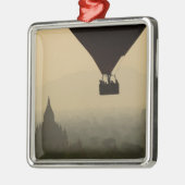 Azië, Myanmar, Bagan, ballon over tempels van Metalen Ornament (Links)