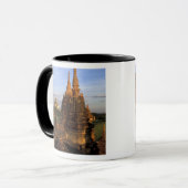 Azië, Myanmar, Bagan. Oude tempels en Mok (Voorkant links)