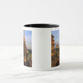 Azië, Myanmar, Bagan. Oudere tempels en Mok (Midden)