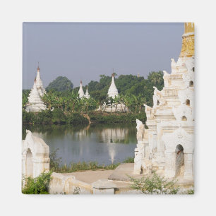 Azië, Myanmar (Birma), Mandalay. Een boeddhist Magneet