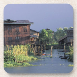 Azië, Myanmar, Inle Lake. Een drijvend dorp op Bier Onderzetter