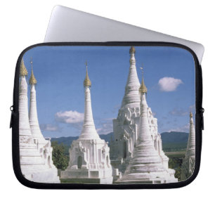 Azië, Myanmar, Inle Lake. Pagodes. 2 Laptop Sleeve