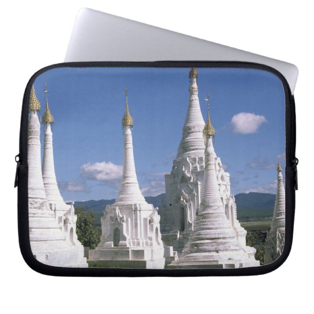 Azië, Myanmar, Inle Lake. Pagodes. 2 Laptop Sleeve (Voorkant)