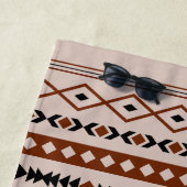 Aztec Black Browns Taupe Mixed Motifs Patroon Strandlaken (In situ)