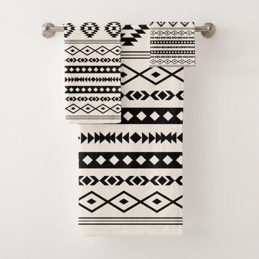 Aztec Black op Cream Mixed Motifs Pattern Bad Handdoek (Insitu)