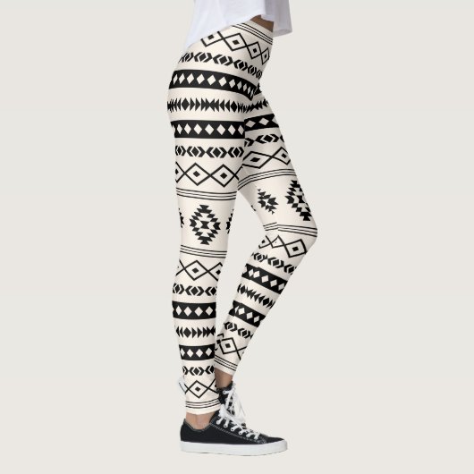 Aztec Black op Cream Mixed Motifs Pattern Leggings (Rechts)