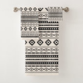 Aztec Black op Cream Mixed Pattern Bad Handdoek (Insitu)