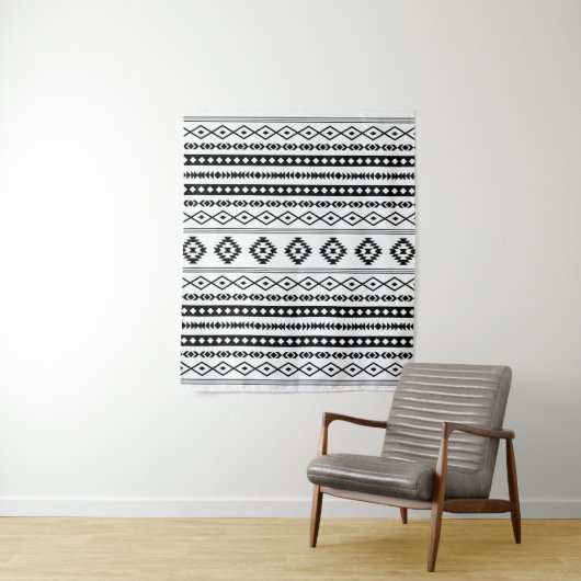 Aztec Black op White Mixed Motifs Pattern Wandkleed (In situ)