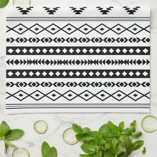 Aztec Black op White Mixed Motifs (V) Pattern Theedoek (Gevouwen)