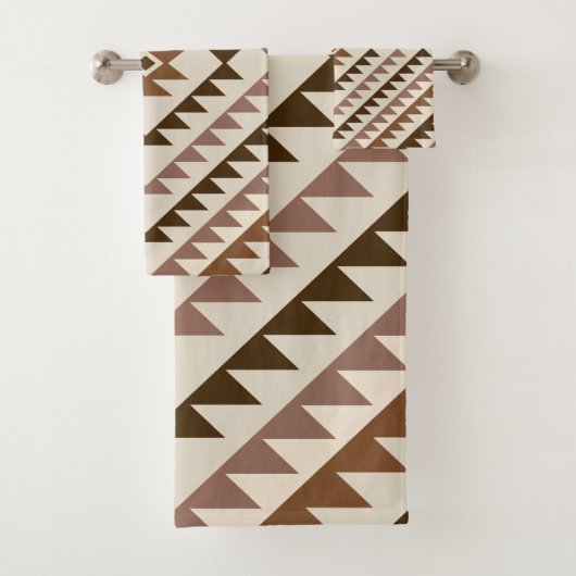 Aztec Diamond Motif Design Browns+Cream Bad Handdoek (Insitu)