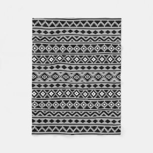 Aztec Essence Pattern II Black White Grey Fleece Deken