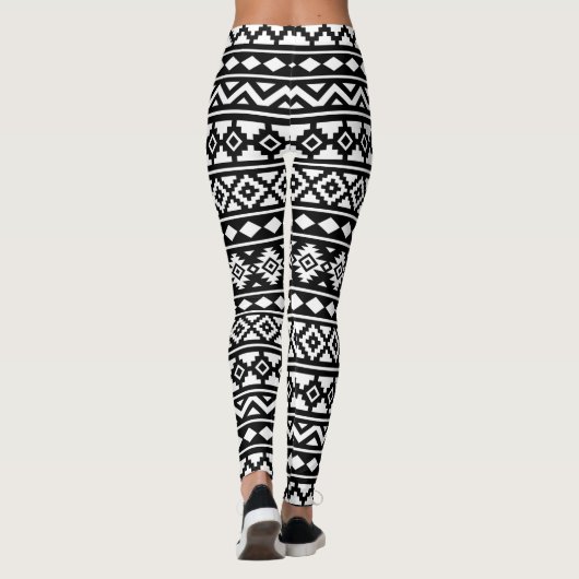 Aztec Essence Pattern II Wit op Zwart Leggings (Achterkant)