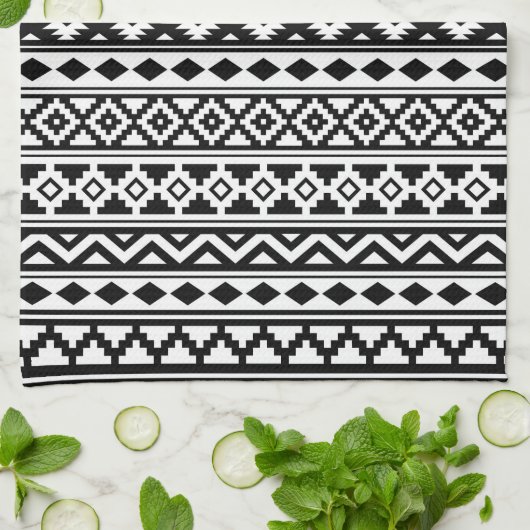 Aztec Essence Pattern IIb Black & White Theedoek (Gevouwen)