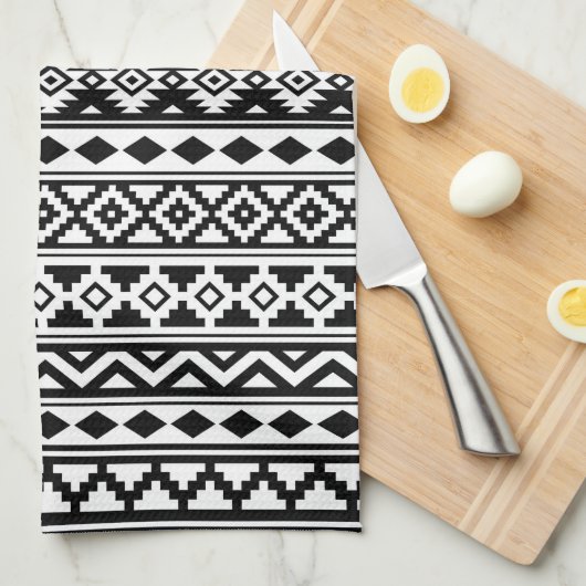 Aztec Essence Pattern IIb Black & White Theedoek (Quarter Fold)