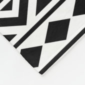Aztec Essence Pattern III Black op White Fleece Deken (Hoek)