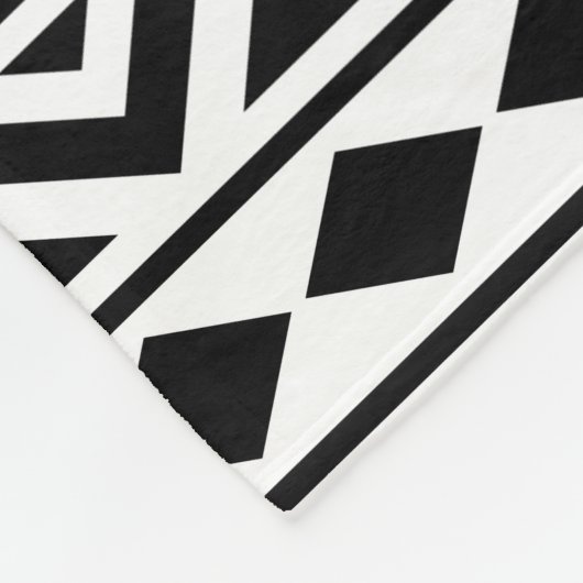 Aztec Essence Pattern III Black op White Fleece Deken (Hoek)