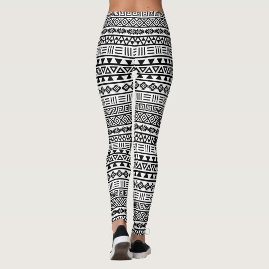 Aztec Influence Rpt Pattern Black op White Leggings (Achterkant)