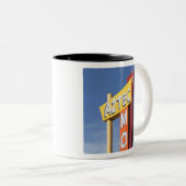 AZTEC MOTEL - Mok (Voorkant rechts)