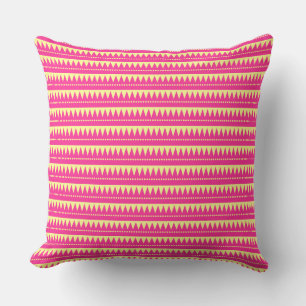 Aztec Mountains - Hot Pink op Chalk Yellow Kussen
