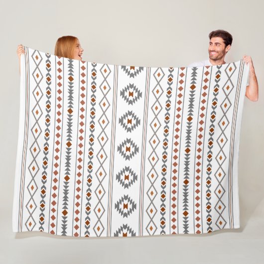 Aztec rood grijs wit gemengd motieven patroon fleece deken (In situ)