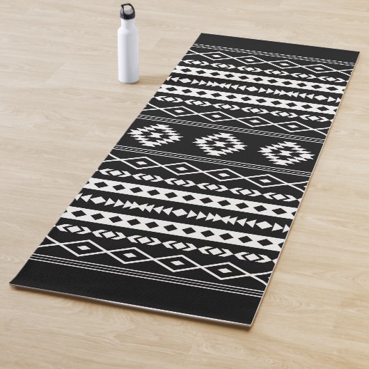 Aztec White op Black Mixed Motifs Pattern Yogamat (In situ)