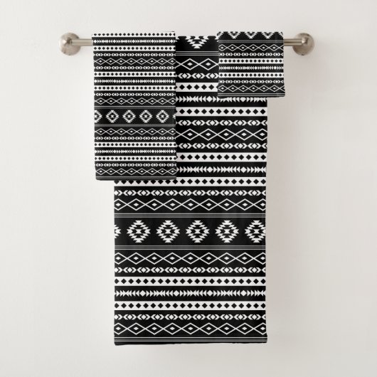 Aztec White op Black Mixed Motifs Sml Pattern Bad Handdoek (Insitu)