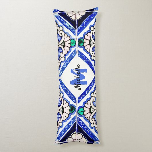 Azulejo Spanish Pattern Tiles Navy White Monogram Lichaamskussen (Achterkant (Verticaal))