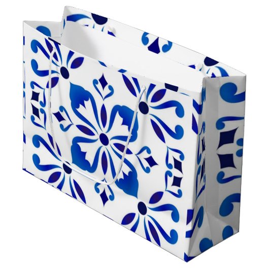 Azure Arabesque Floral Geometry Elegant Coastal Groot Cadeauzakje (Voorkant Gekanteld)