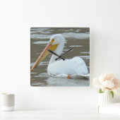 B15 White Pelican on Muddy Water Vierkante Klok (Huis)