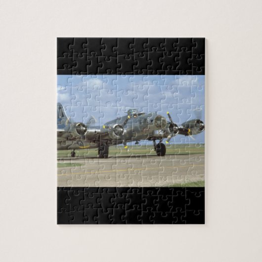 B17, Twee Motoren Revving_WWII Planes Legpuzzel (Verticaal)