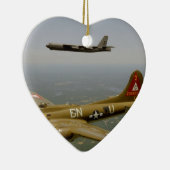 B17G- en B52H-komkommers in de vlucht Keramisch Ornament (Rechts)