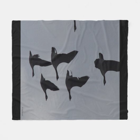 B46 Canadese ganzen in Flight Silhouette Fleece Deken (Voorkant (Horizontaal))