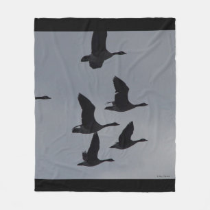 B46 Canadese Ganzen in Vlucht Silhouet Fleece Deken