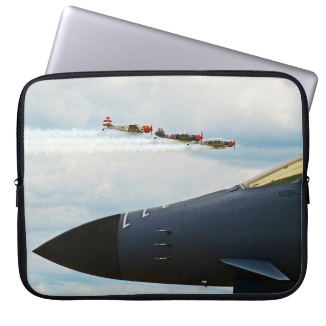 B-1 Bomber- en WWII-strijders Laptop Sleeve (Voorkant)